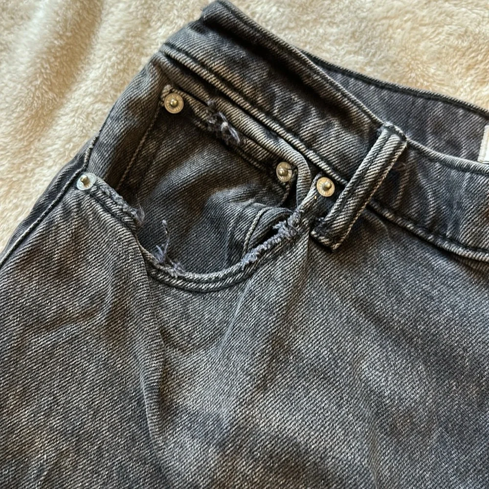 ABERCROMBIE & FITCH 90s Straight Ultra High Rise Jeans - Picture 3 of 9